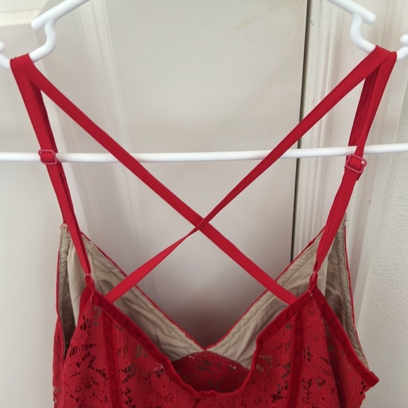 Red lace dress - Picture 3 of 3